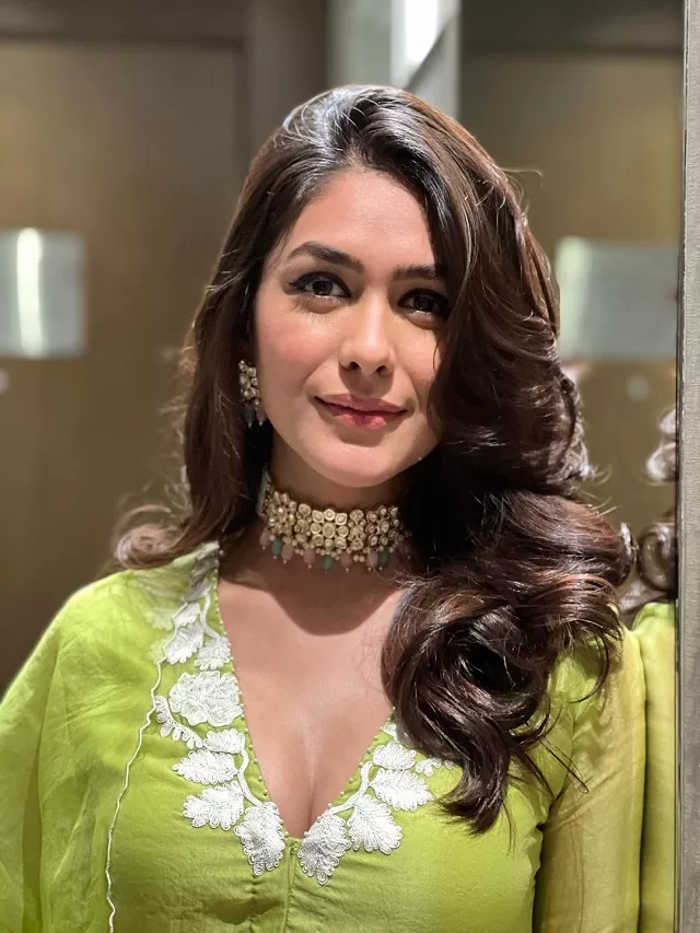 Hariyali Teej Outfits Inspired by Bollywood Stars