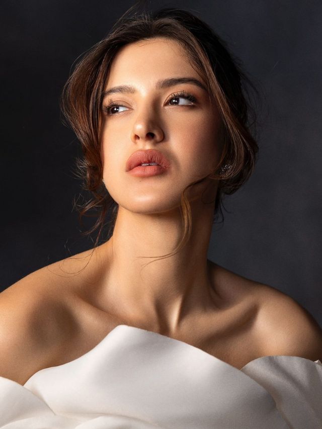 Shanaya Kapoor’s Blooming White Outfit